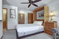 Relaxed Studio Seconds to Historic Main Street - Sleeps 4 Hotels in 