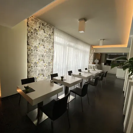Boardinghouse Home - Adults Only -