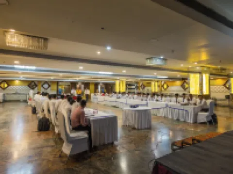 Hotel di Arch Lucknow Hotels in Lucknow