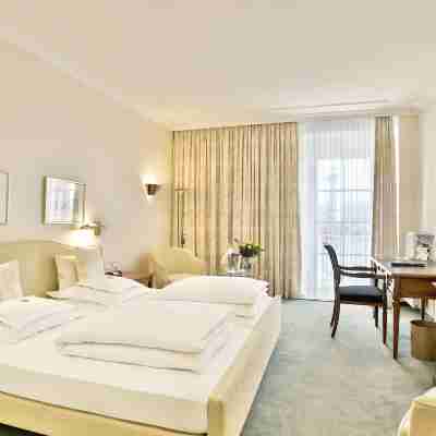 Hotel Bayerischer Hof Rooms