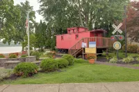 Riverfront Studio w/ Private Patio & Garden! - Apartments