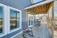 Deck w/ Water Views: Quiet East Boothbay Retreat! - Wifi