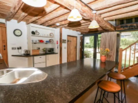 Tinkley Cottage Hotels in Stonehouse
