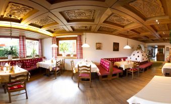 Schi- Und Wanderhotel Berghof
