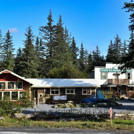 Exit Glacier Lodge