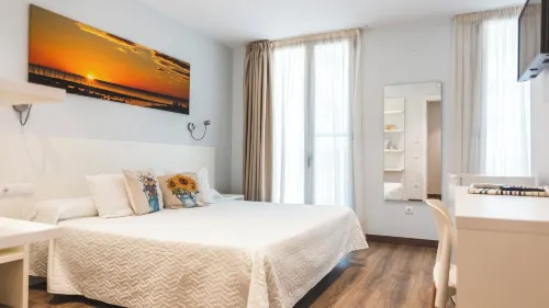 Agusti Hostal Hotels in Montsia