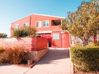 California Dreams Hostel - Ocean Beach Hotels near SeaWorld San Diego