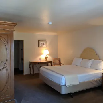 Saddle West Casino Hotel