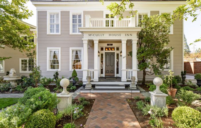 McCully House Inn