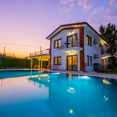Ada Villa