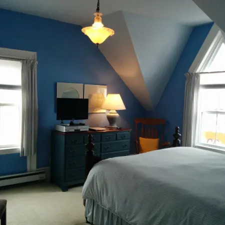 Fairmont House Bed & Breakfast