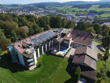 Grand Hôtel les Endroits Отели в г. Ле-Локль