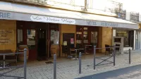 Hôtel Restaurant le Victor Hugo Hotels in Pineuilh