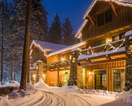 FivePine Lodge Hotels in Sisters