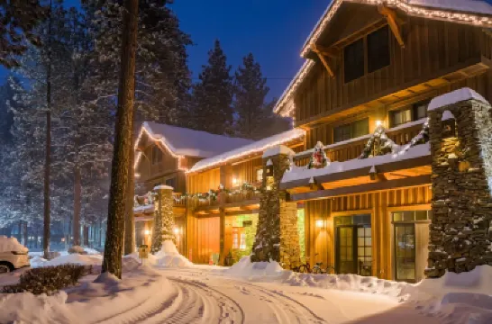 FivePine Lodge Отели в г. 