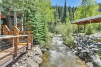 Cabin on Clear Creek A Hobbits Retreat! - parking