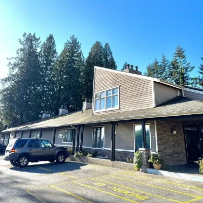 Sunshine Lodge Inn Hotels in Gibsons