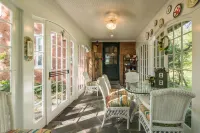 Lightner Farmhouse B&B - Bed and Breakfast