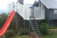 Natural Lake and widespread views with family sized apartment/house Các khách sạn ở Lower Moutere