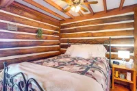 Cozy Luray Cabin w/ Views: Near Hiking Trails! - Balcony