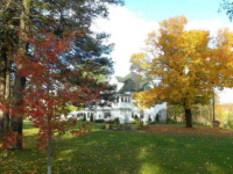 Shamrock Suites โรงแรมในCarleton County