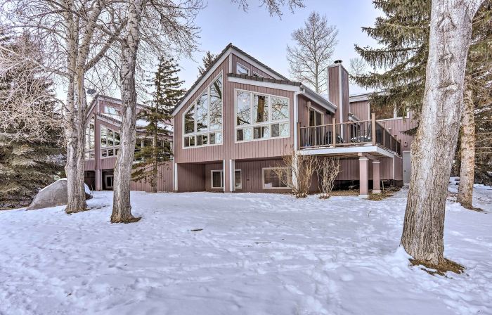 Charming Mtn Home on Golf Course ~ 4 Mi to Slopes!