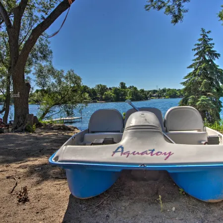 Dock, Hot Tub & Game Room: Luxe Lake Latoka Home