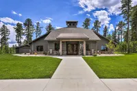 Modern Lead Cabin w/ Hot Tub, 6 Mi to Skiing!