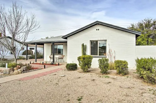 Lovely Tucson Home ~ Walk to Reid Park Zoo! - Country Houses