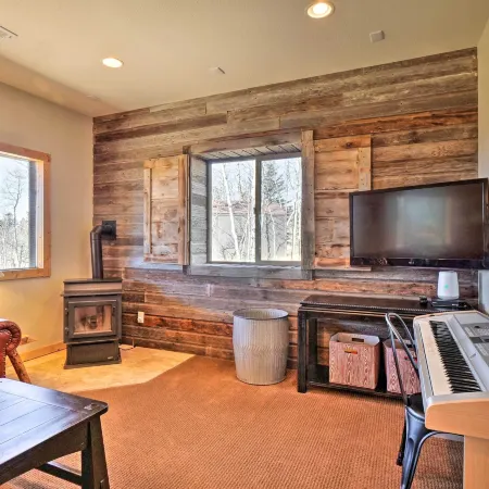 Family-Friendly Jefferson Cabin w/ Amazing Views!