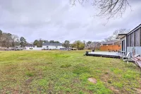 Richmond Home with Pool, 5 Mi to Downtown! - bar
