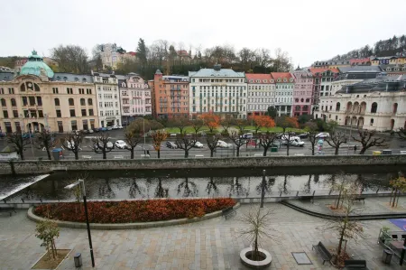 Apartment No. 40 Stará Louka 20 Отели рядом с достопримечательностью «Дворжаковы сады»