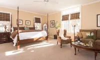 Swift House Inn - balcony