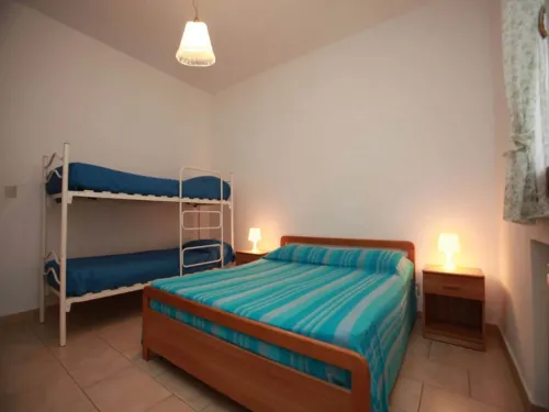 Spacious Flat 50m from the Beach - Wi-Fi