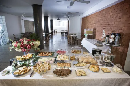 Hotel Lumiar Отели в г. Коронел-Фабрисиану