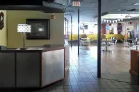 Econo Lodge - breakfast