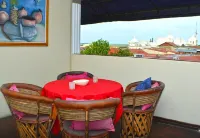 Hotel Los Balcones Leon - breakfast