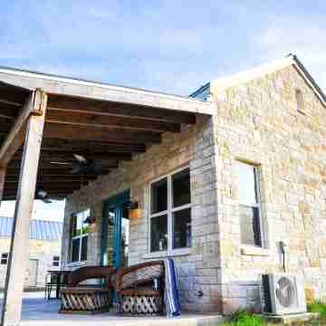 Hill Country Casitas Hotel Exterior