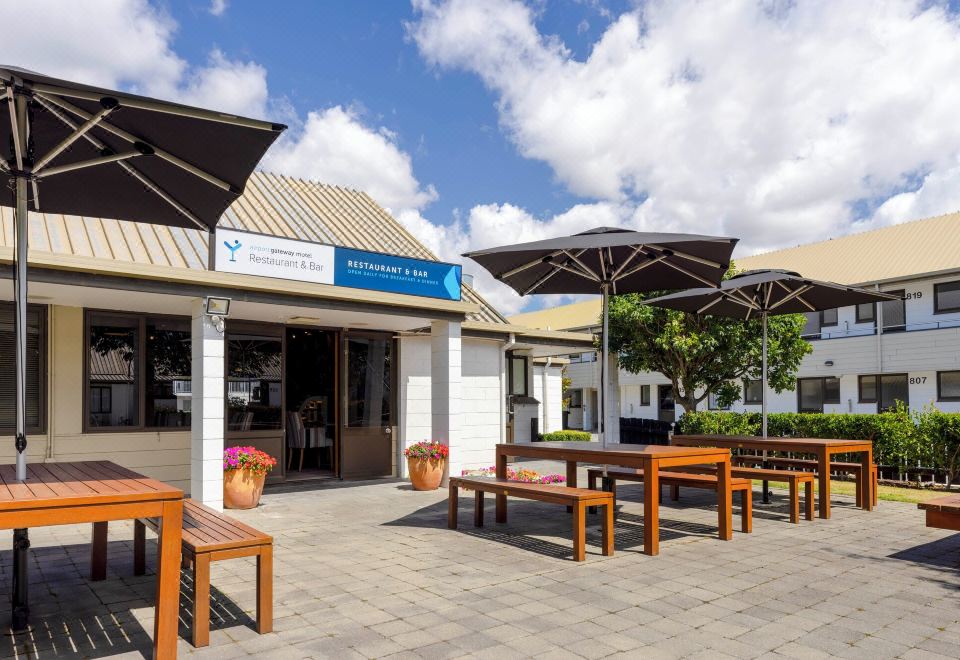 에어포트 게이트웨이 모터 로지 외부 전경