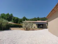 Lou Pantaia Hotels near Camping Domaine Haute Garduere