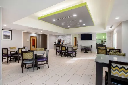 La Quinta Inn by Wyndham Livermore Отели рядом с достопримечательностью «Дарси Кент Вайнярдс»