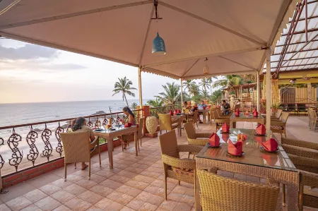 Alcove Resort Vagator Отели в г. Вагатор