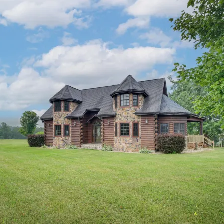 Peaceful Raphine Cottage w/ Deck & Fireplace!