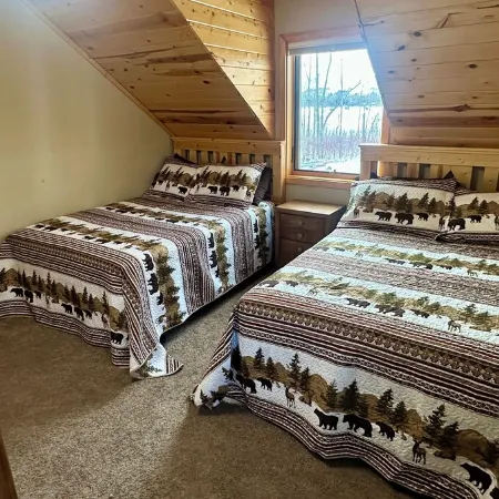 Cozy A- frame cabin on Hill Lake