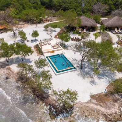 Acasi Rustic Beach Hotels near Isla Barú