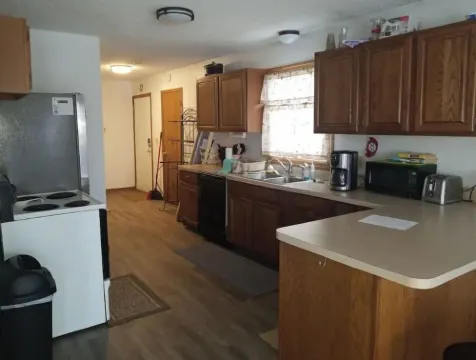 Spacious 1 BR Apartment located above a Salon.