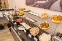 Best Western Plus Urban Larco Hotel - sarapan