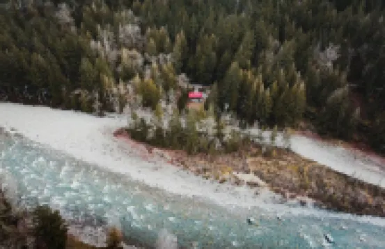 Ramblin' Rose Riverfront, Hot tub, Pet frdly, Cozy