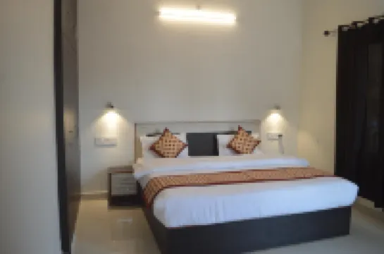 Kyarki Resort Hotels near Glamping Dome By Navira home's