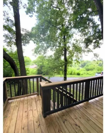 Quiet Mountain-side Cottage 20 min from downtown